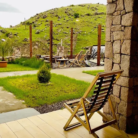 Hotel Hobbiton Near Vardzia Caves T'mogvi Exterior photo