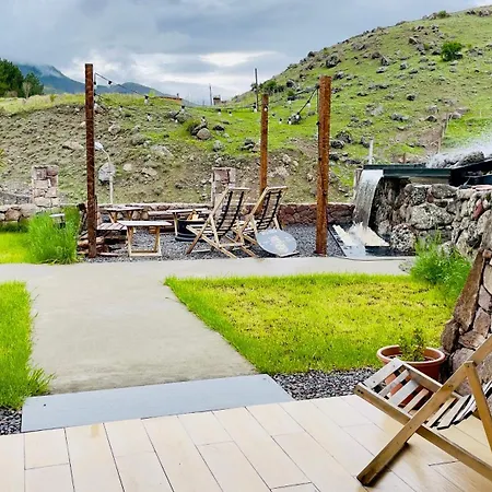 Hotel Hobbiton Near Vardzia Caves T'mogvi Exterior photo